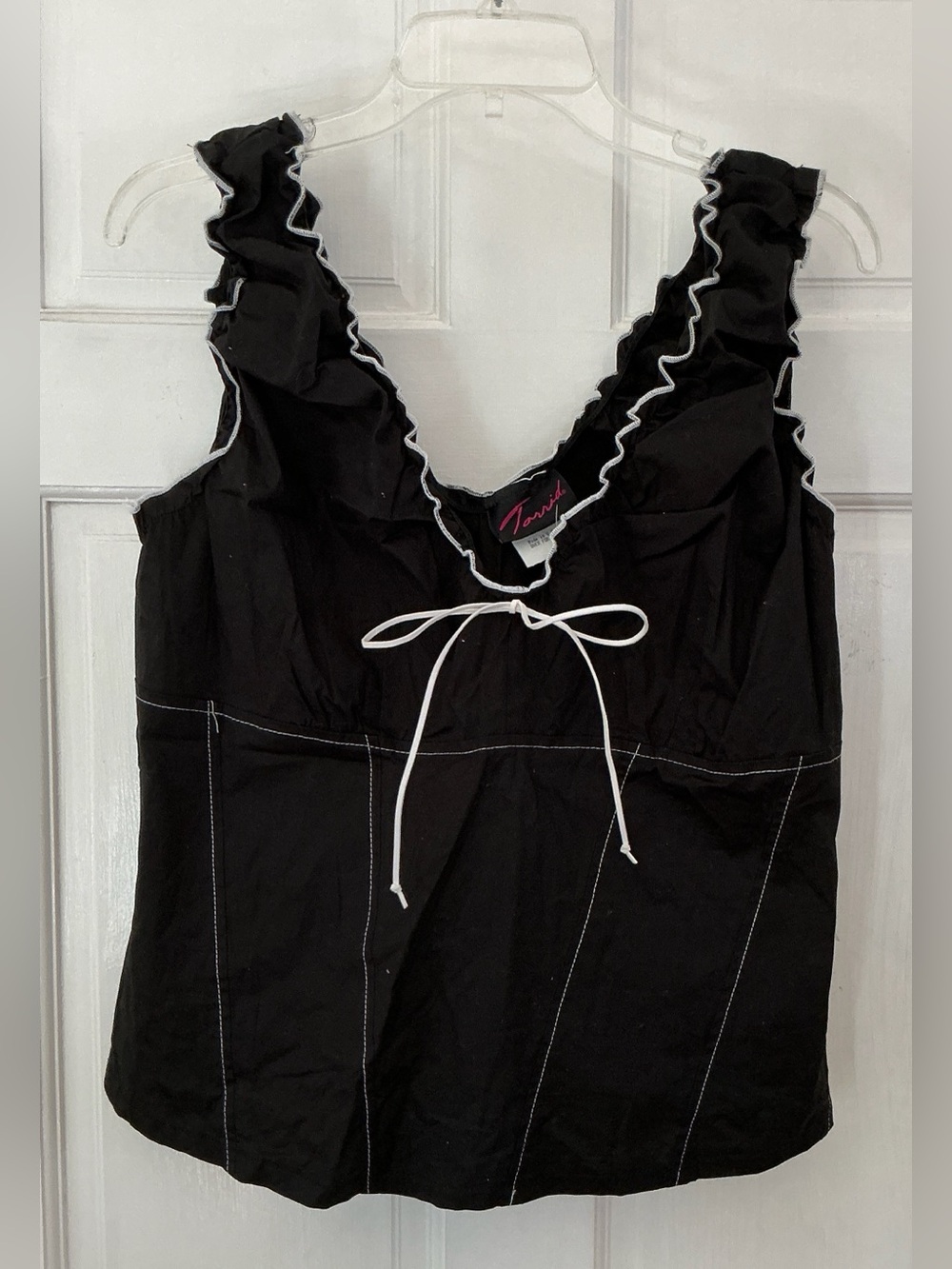 NEW TORRID BLACK RUFFLE TRIM SLEEVELESS TOP WITH CONTRAST TIE